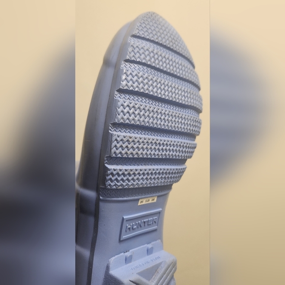 🔥 Hunter Women's Original Tall Gloss Rain Boots, blue, size 8 🔥 - Picture 4 of 10